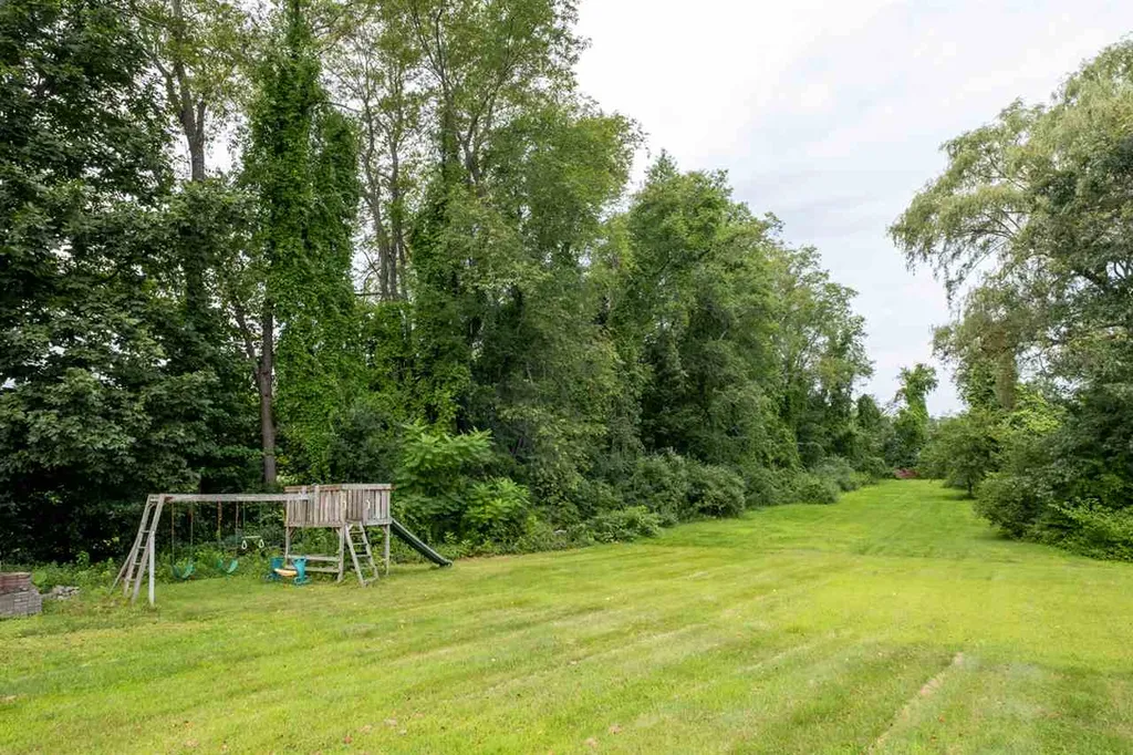 66 Winnicut Road Greenland NH 03840
