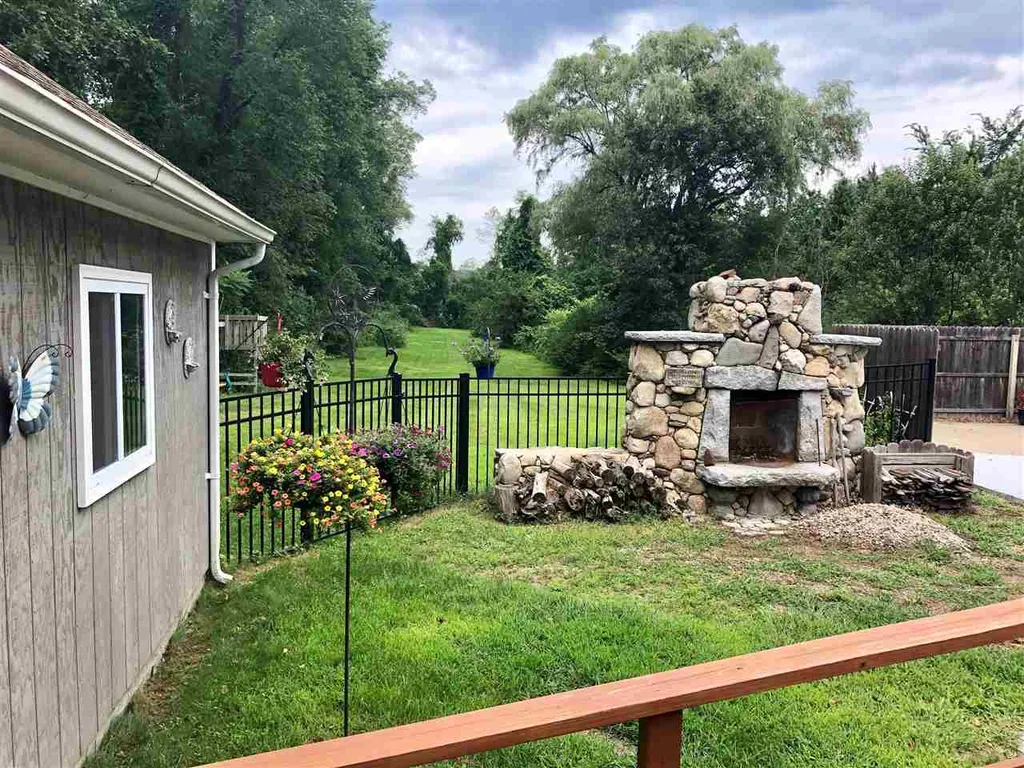 66 Winnicut Road Greenland NH 03840