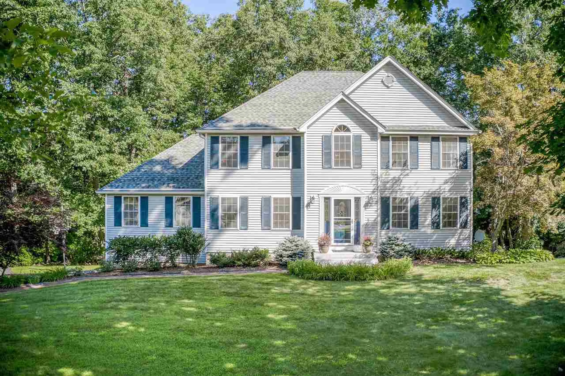 6 Crestwood Drive Hudson NH 03051