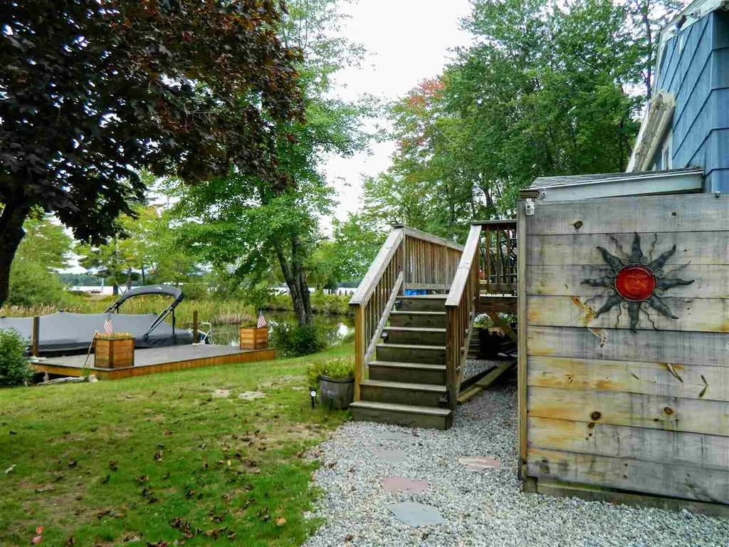 299 Paradise Drive Moultonborough NH 03254