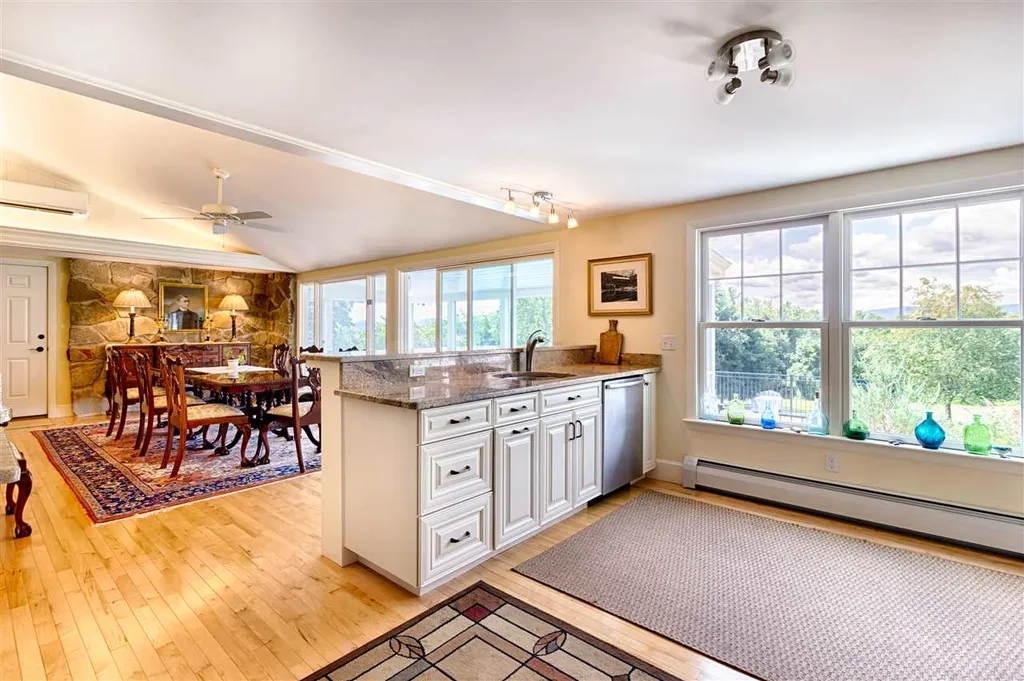 56 Pleasant Street Wolfeboro NH 03894