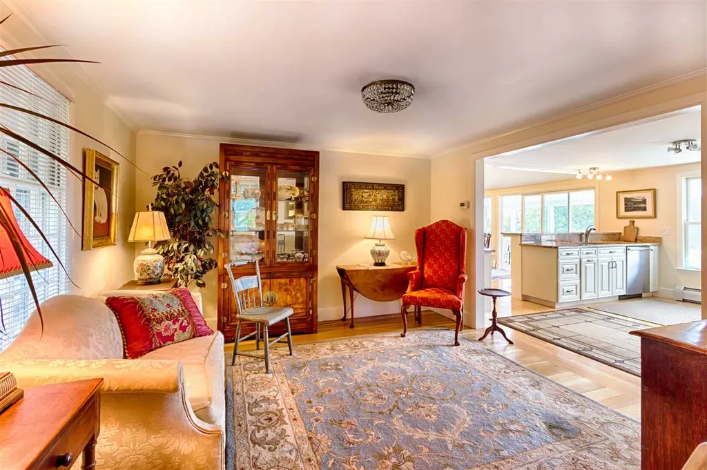 56 Pleasant Street Wolfeboro NH 03894