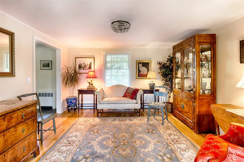 56 Pleasant Street Wolfeboro NH 03894
