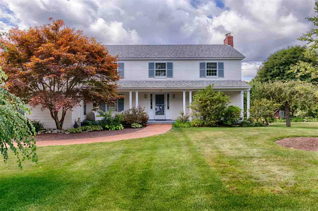 56 Pleasant Street Wolfeboro NH 03894