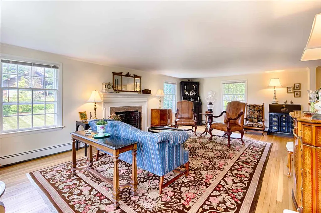 56 Pleasant Street Wolfeboro NH 03894