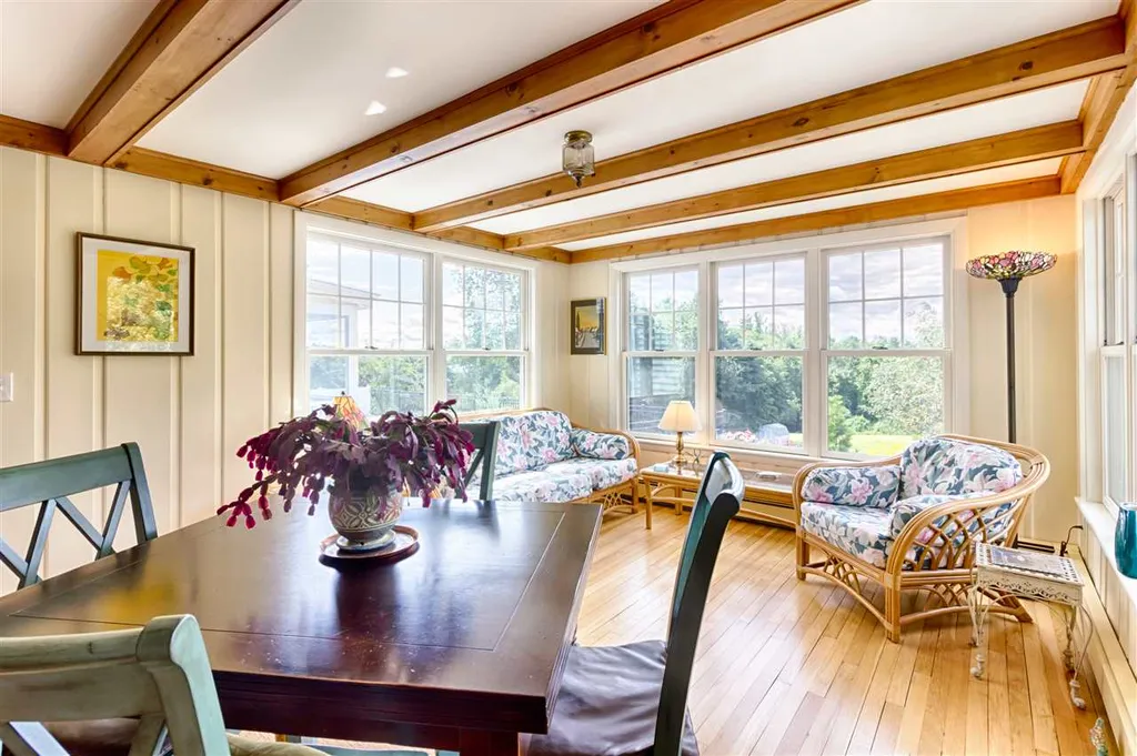 56 Pleasant Street Wolfeboro NH 03894