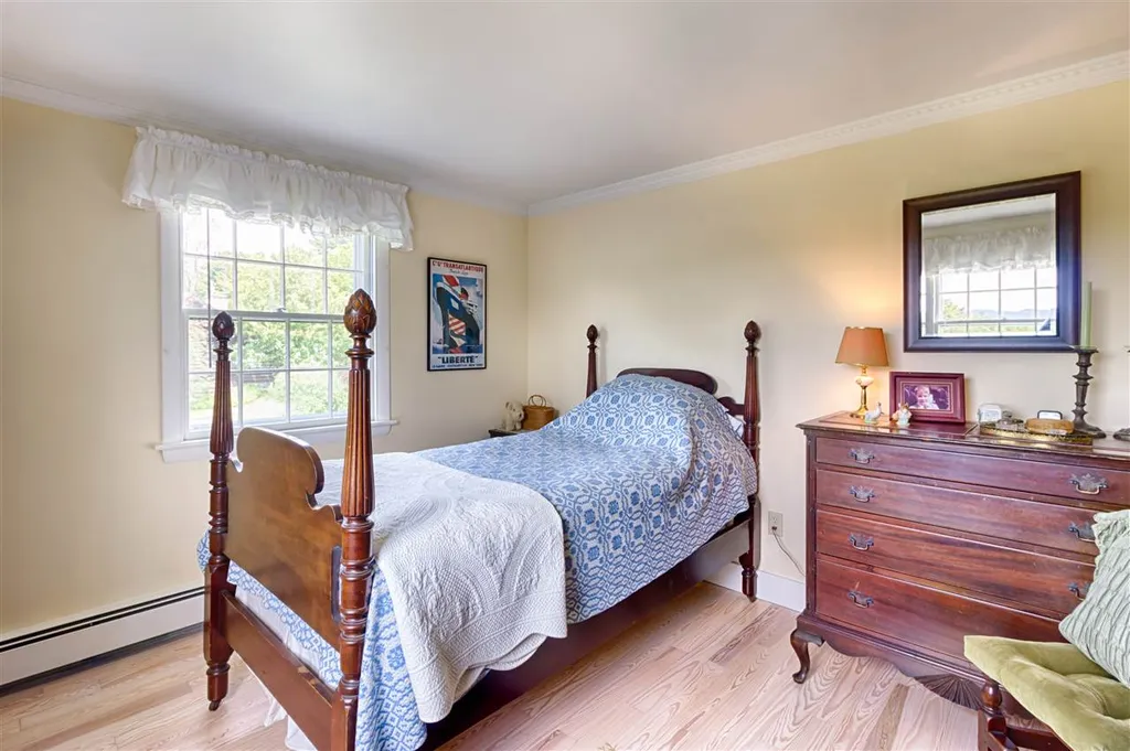 56 Pleasant Street Wolfeboro NH 03894