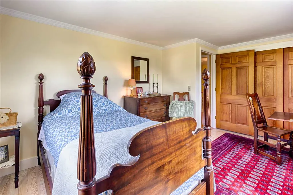 56 Pleasant Street Wolfeboro NH 03894
