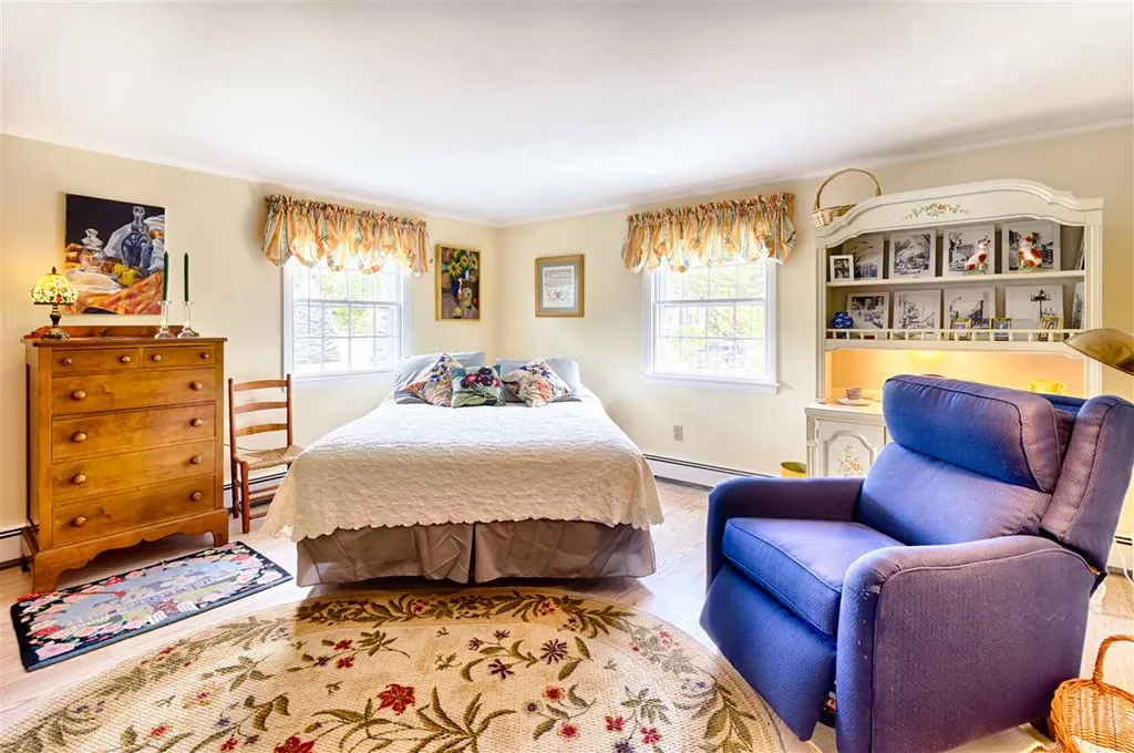 56 Pleasant Street Wolfeboro NH 03894