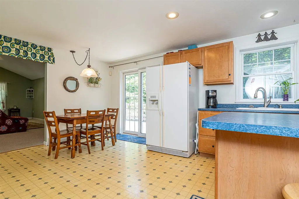 15 Lavoie Drive Nottingham NH 03290