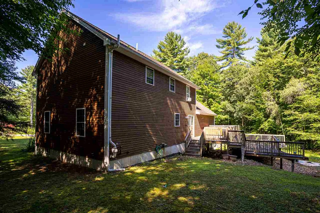 15 Lavoie Drive Nottingham NH 03290