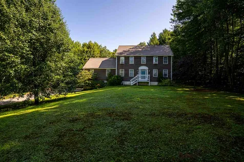 15 Lavoie Drive Nottingham NH 03290