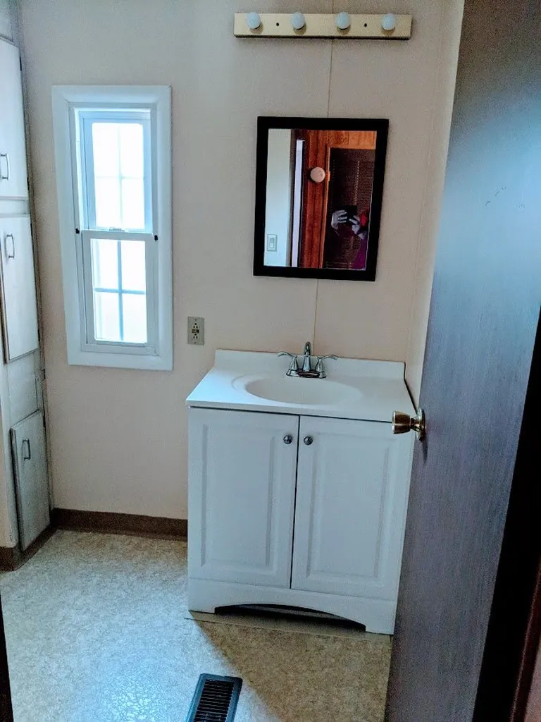 28 Donald Drive Goffstown NH 03045