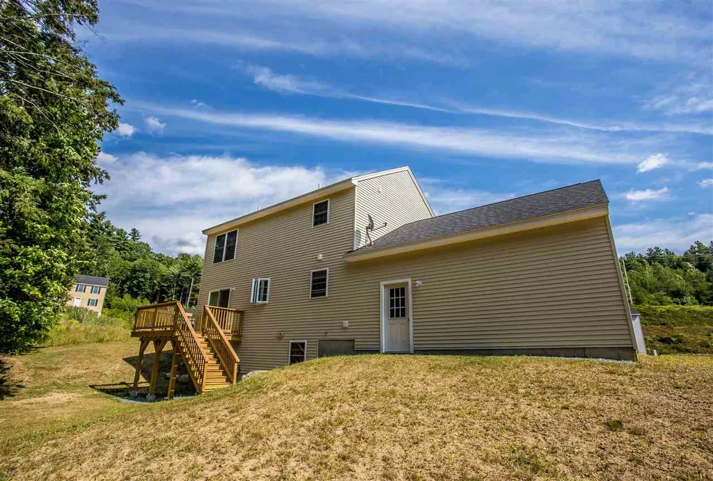 9 Richfield Way Wilton NH 03086