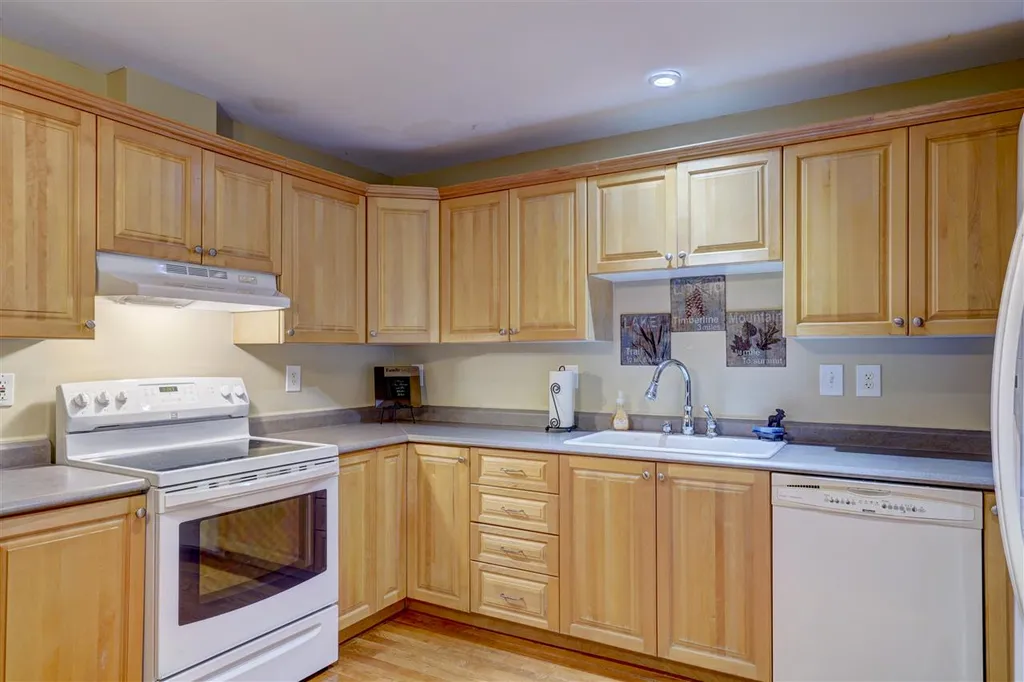 10a Chandler Court Hudson NH 03051