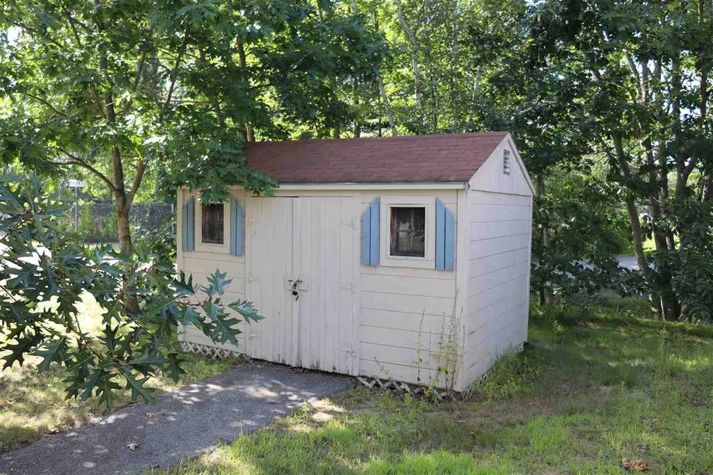 25 West Lane Rochester NH 03867