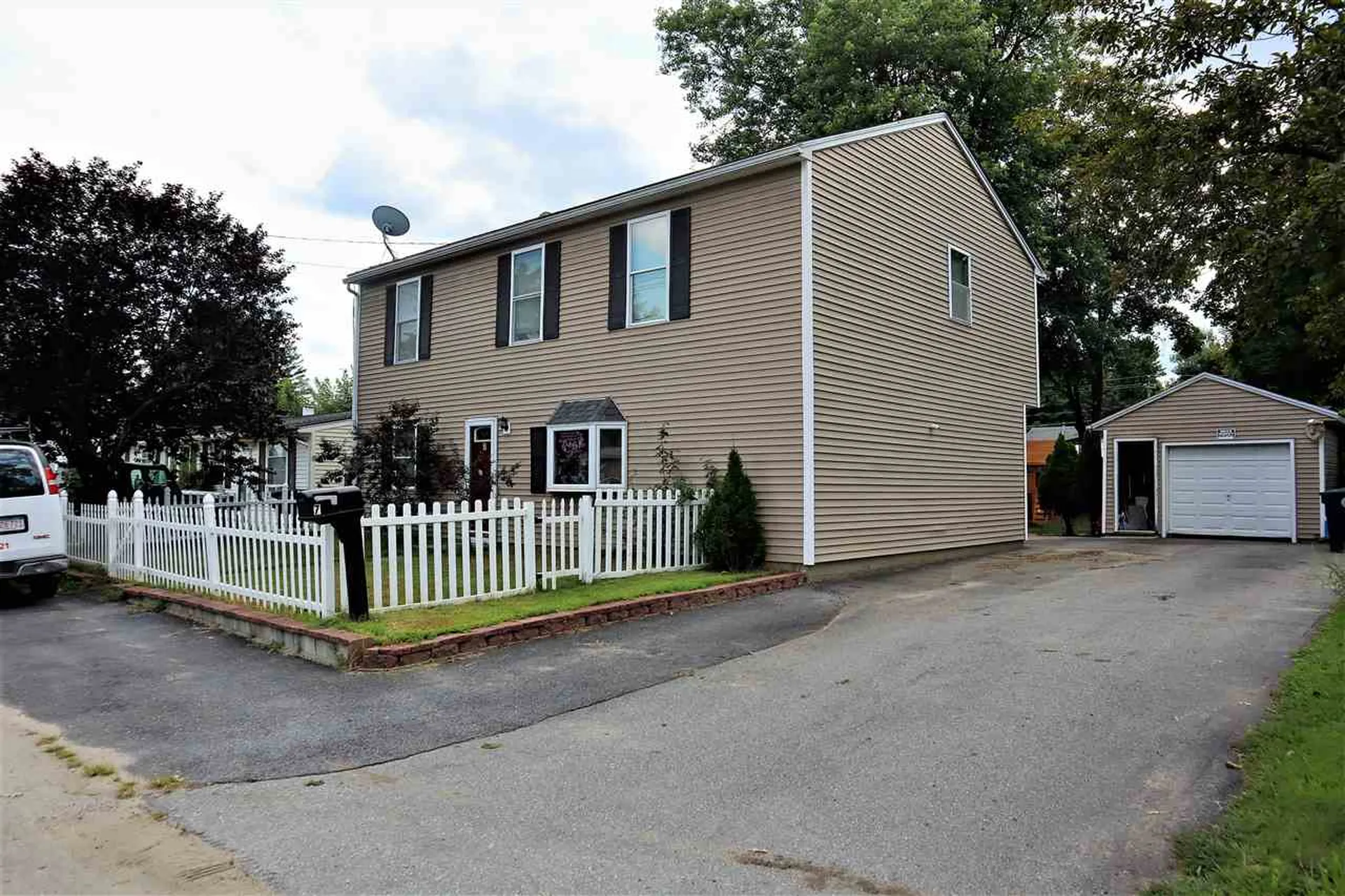 7 12th Street Nashua NH 03060