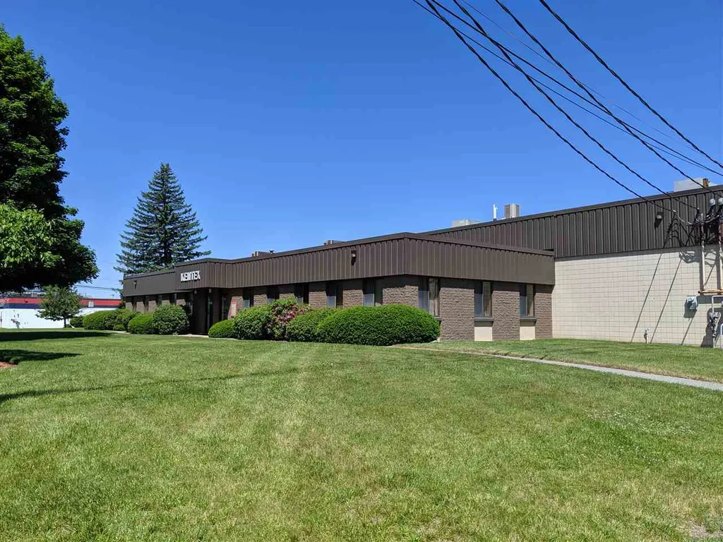 13 Flagstone Drive Hudson NH 03051