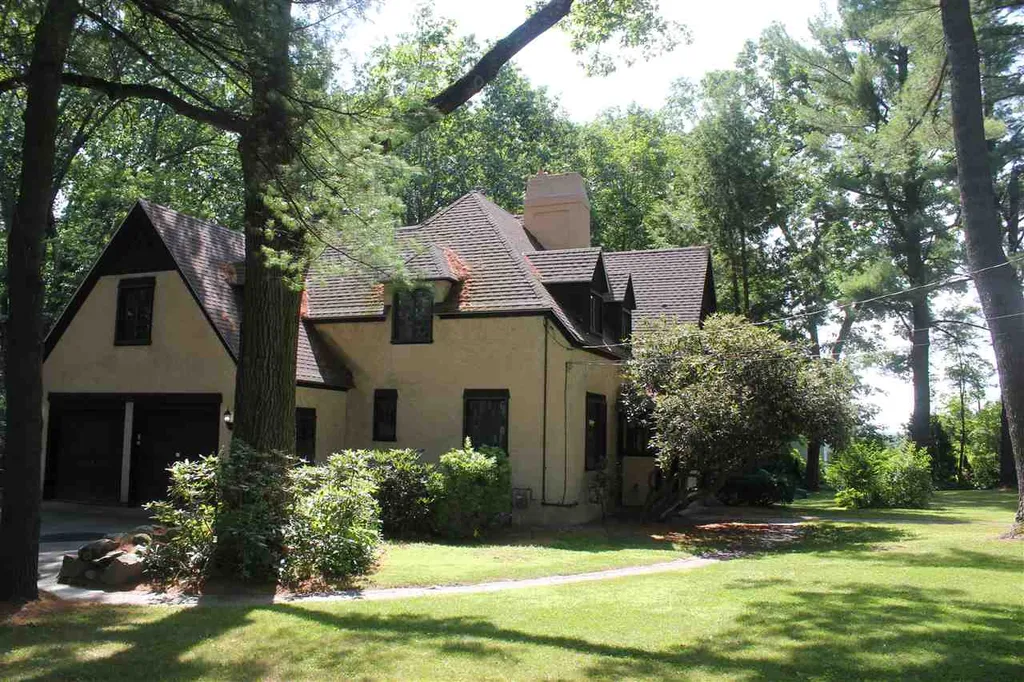 16 Kensington Road Concord NH 03301