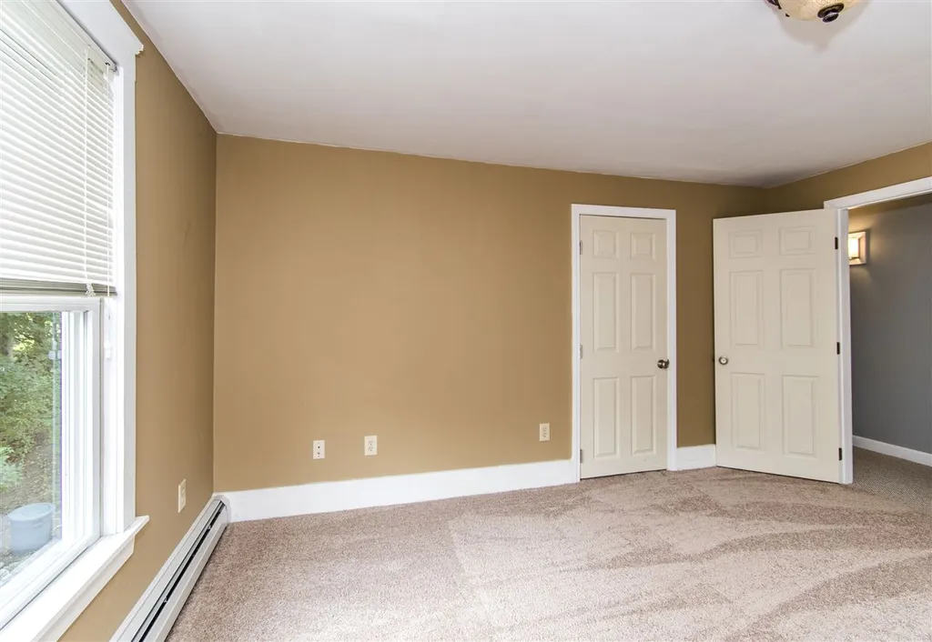 32 Spring Street Newmarket NH 03857