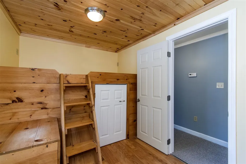 32 Spring Street Newmarket NH 03857