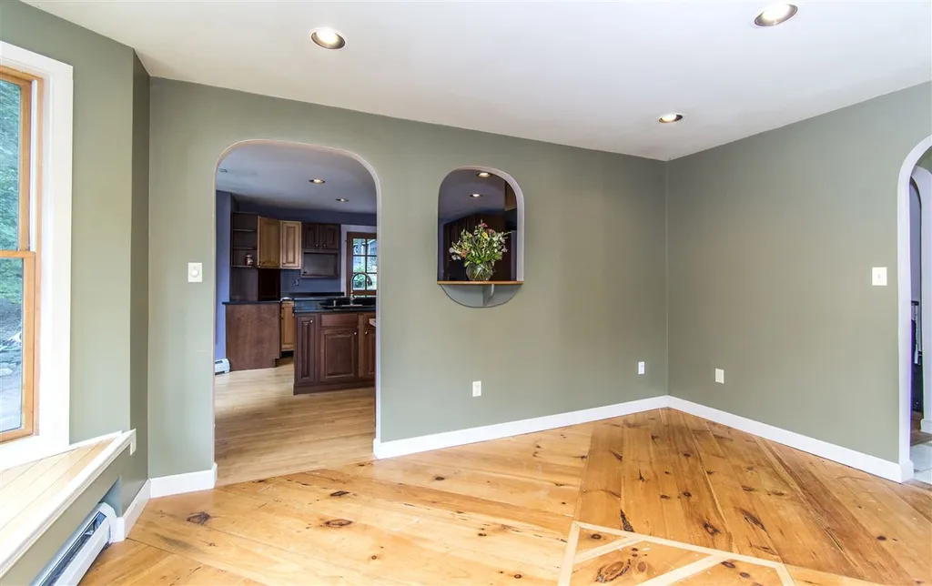 32 Spring Street Newmarket NH 03857
