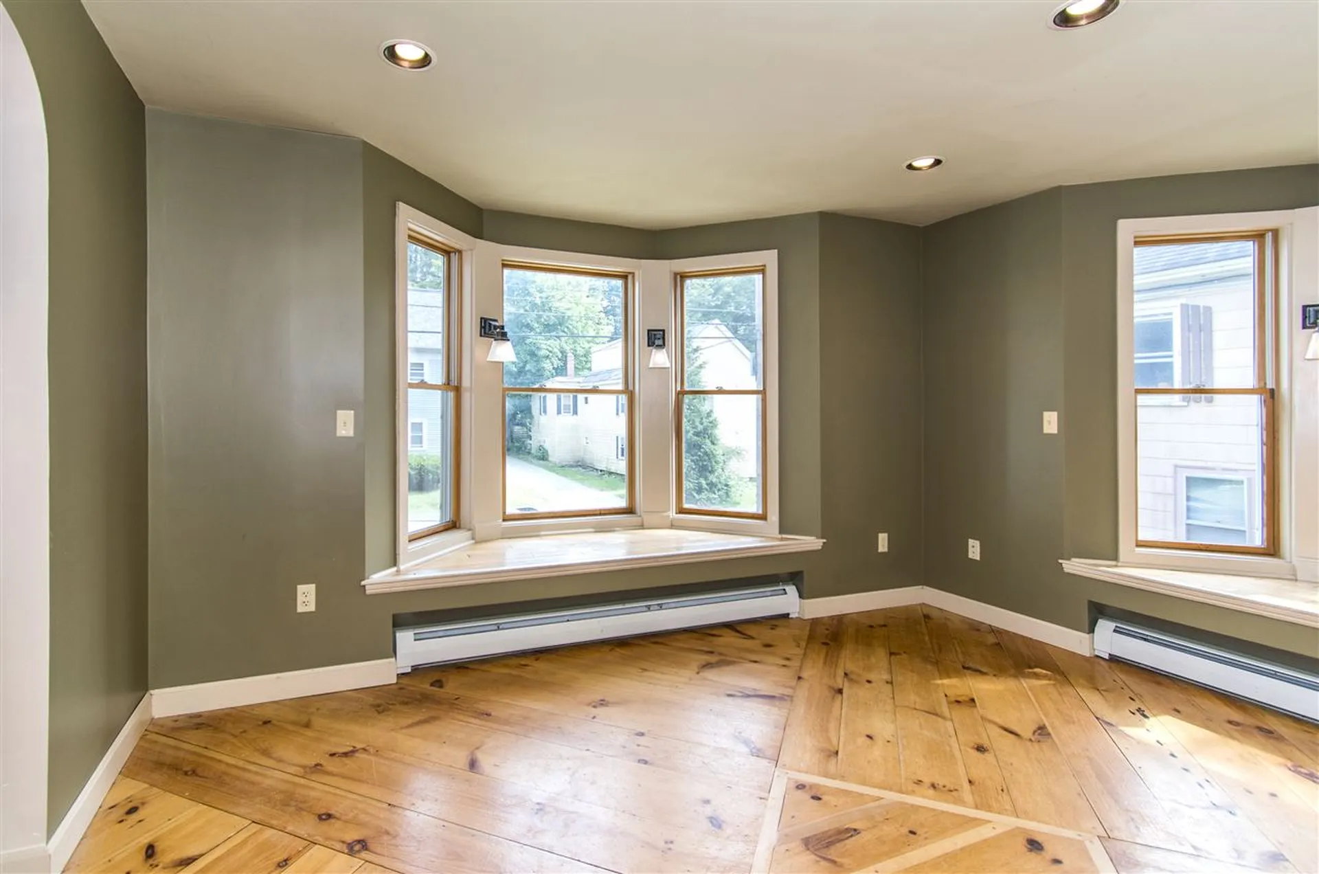 32 Spring Street Newmarket NH 03857