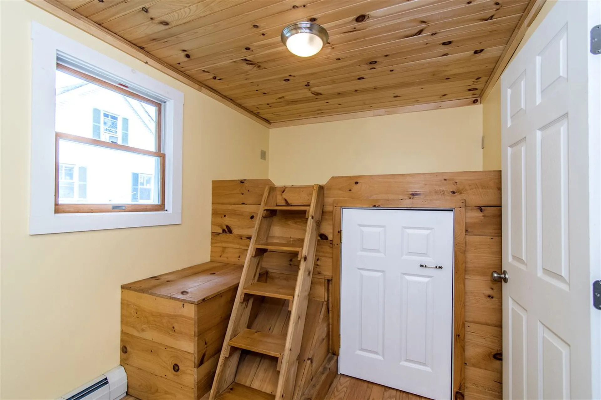32 Spring Street Newmarket NH 03857