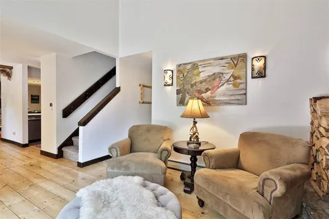 217 Falcon Loop West Rochester VT 05767