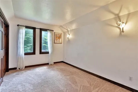 217 Falcon Loop West Rochester VT 05767