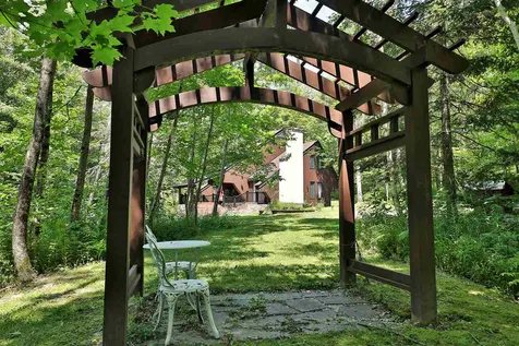 217 Falcon Loop West Rochester VT 05767