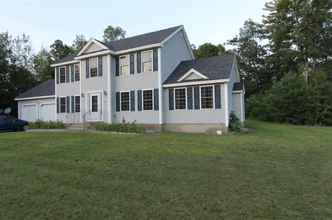 25 Lampton Drive Derry NH 03038
