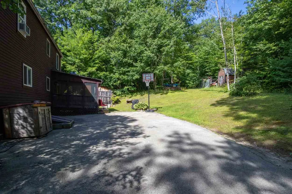 72 Lafrance Road Weare NH 03281