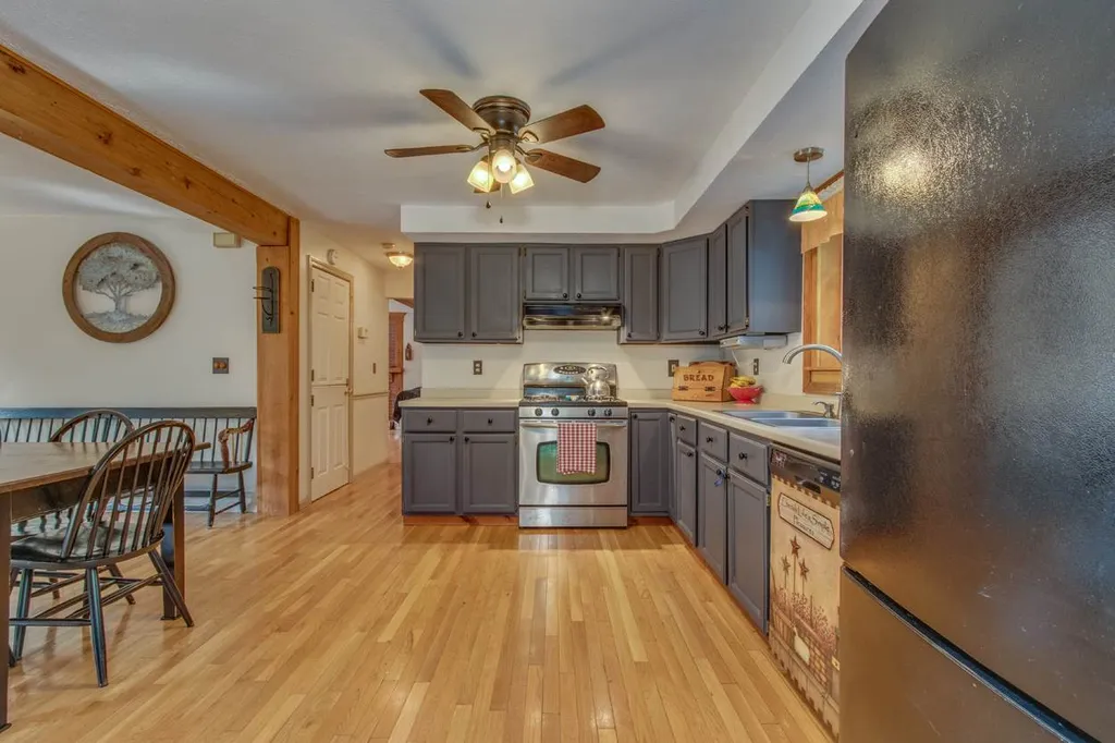 72 Lafrance Road Weare NH 03281