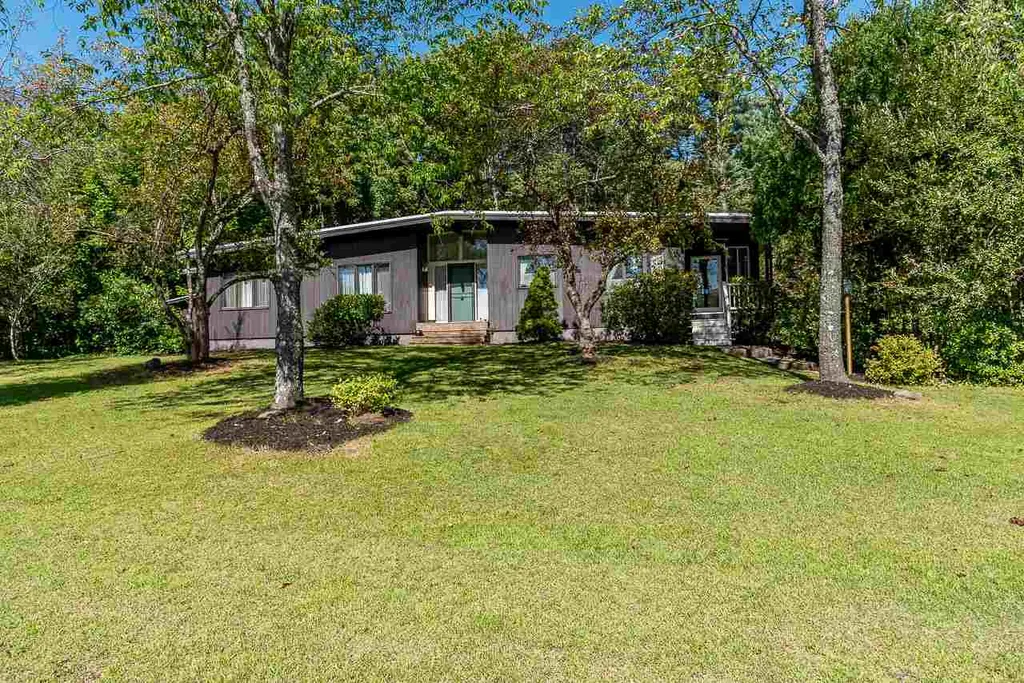 52 Labrador Drive Rochester NH 03867