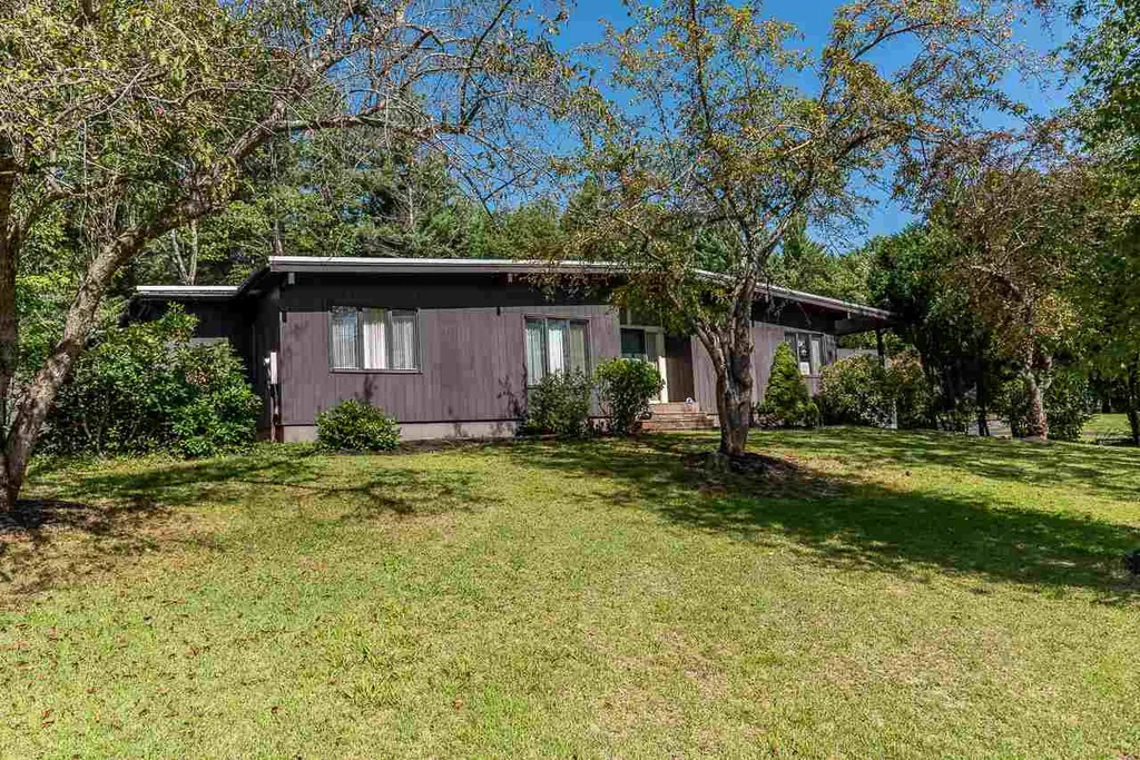52 Labrador Drive Rochester NH 03867