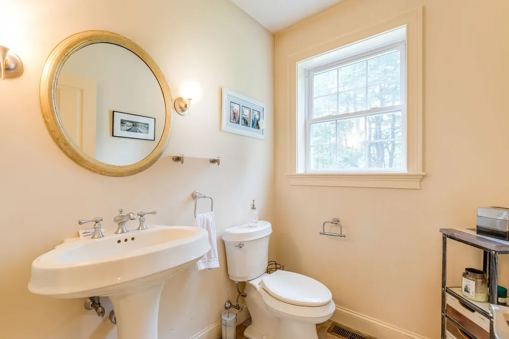 5 Hoyt Pond Road Madbury NH 03823