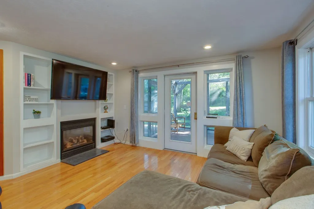109 Souhegan Avenue Amherst NH 03031