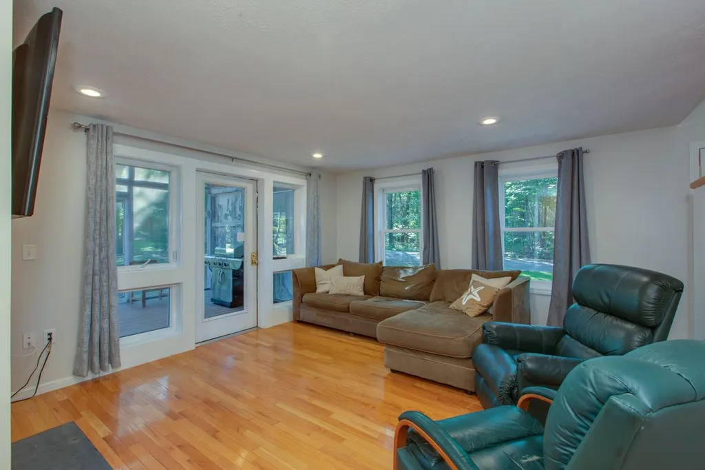 109 Souhegan Avenue Amherst NH 03031