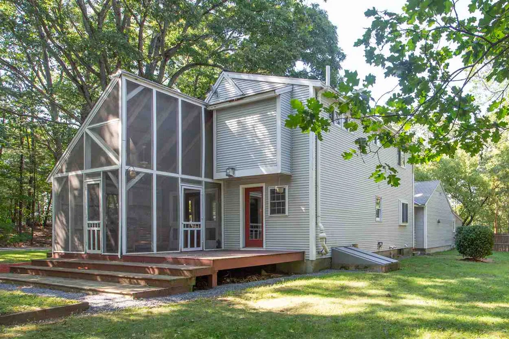 109 Souhegan Avenue Amherst NH 03031