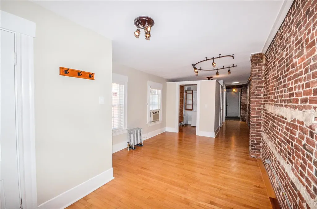 79 Pleasant Street Manchester NH 03101