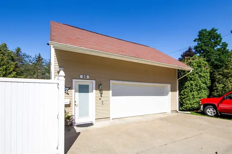 33 Village Drive Colchester VT 05446