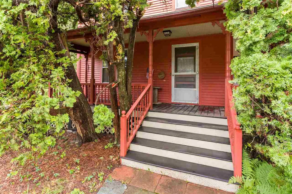 217 Myrtle Avenue Portsmouth NH 03801