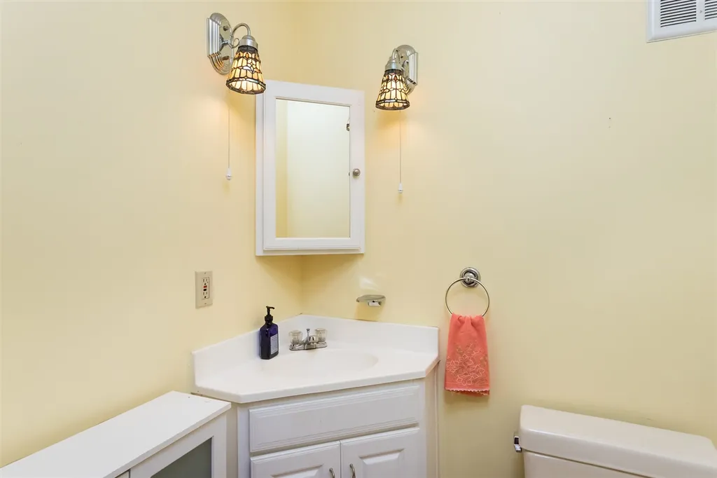 217 Myrtle Avenue Portsmouth NH 03801