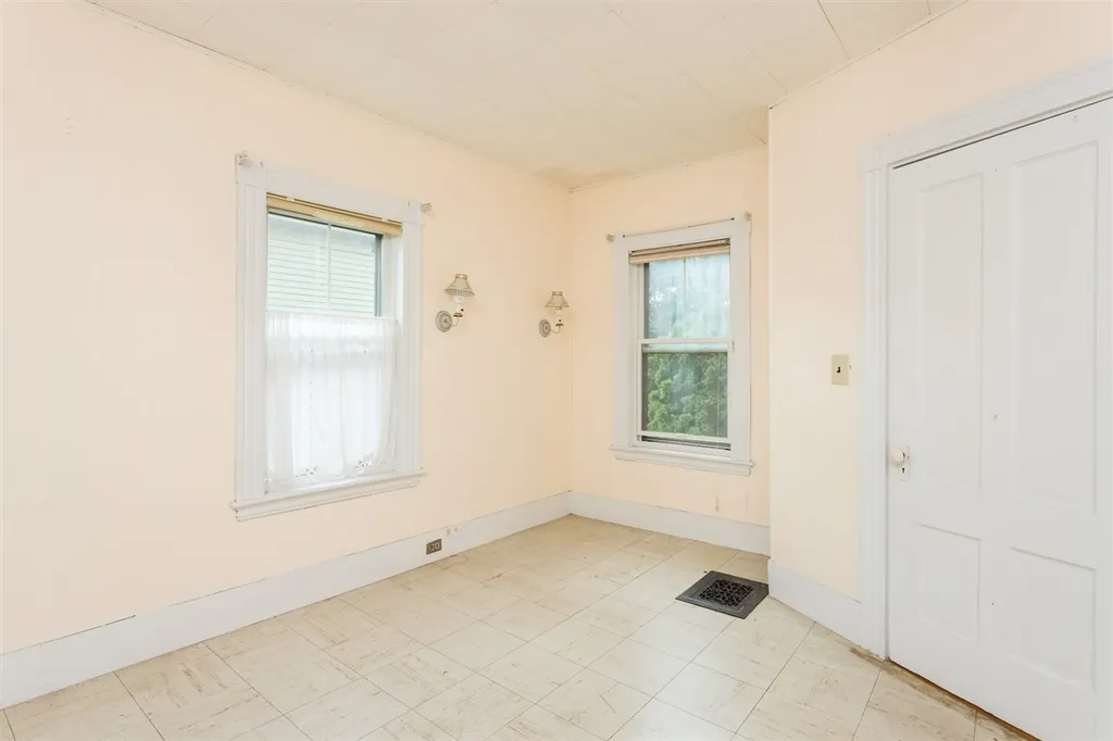 217 Myrtle Avenue Portsmouth NH 03801