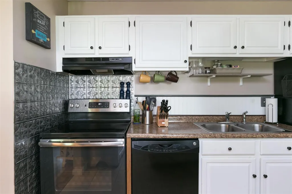 37 Twin Oaks Terrace South Burlington VT 05403