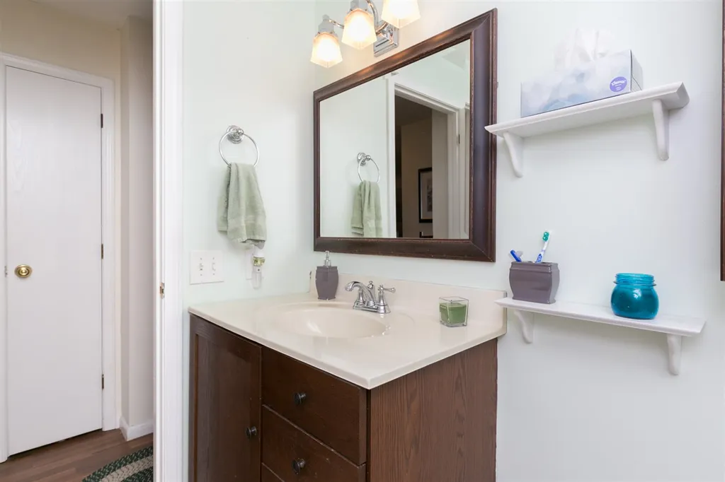 37 Twin Oaks Terrace South Burlington VT 05403