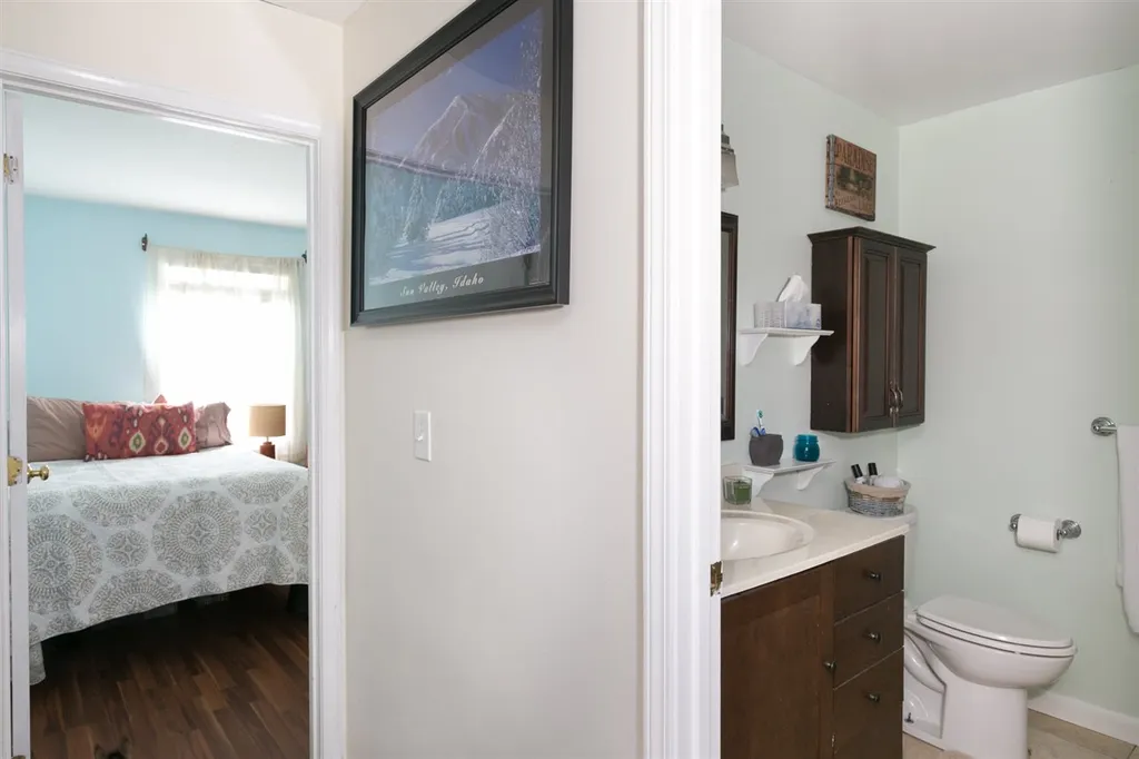 37 Twin Oaks Terrace South Burlington VT 05403