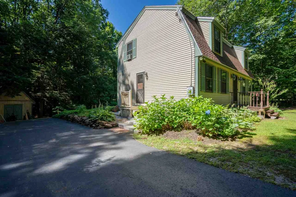 143 Bartlett Drive Weare NH 03281