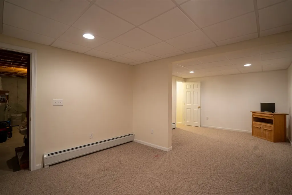 143 Bartlett Drive Weare NH 03281